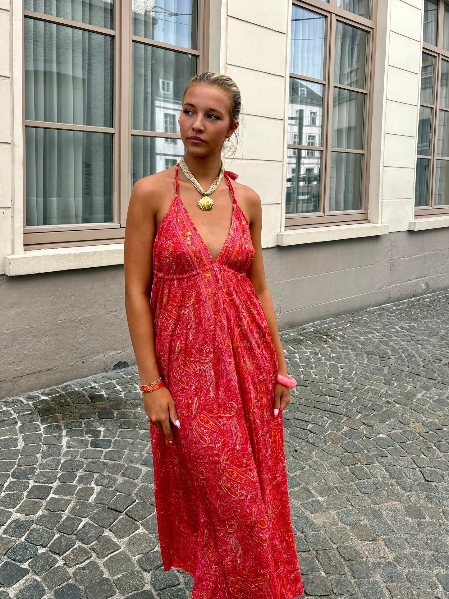 Robe rouge - MONA