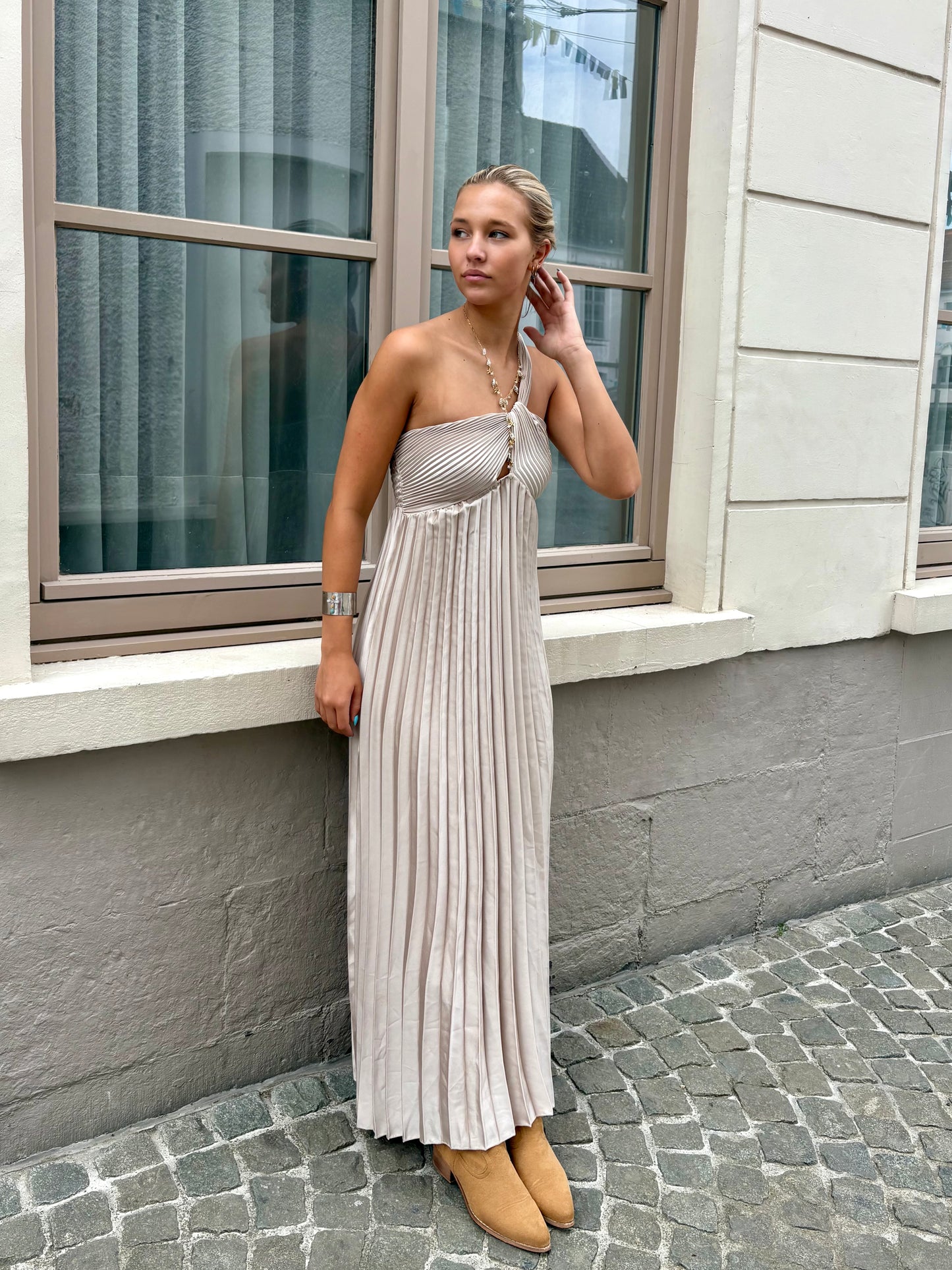 Robe beige - ILYANA