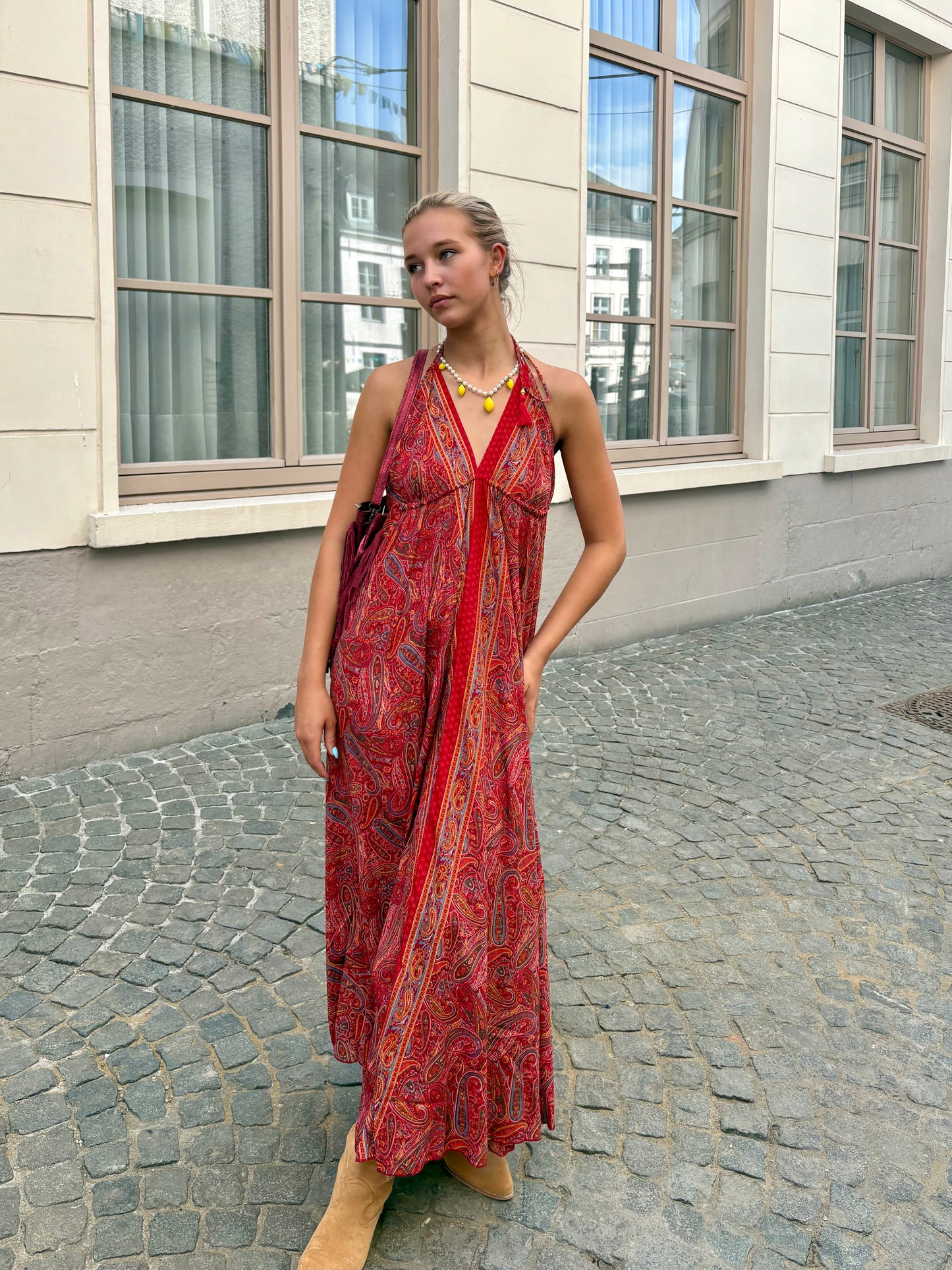 Robe rouge - DINA
